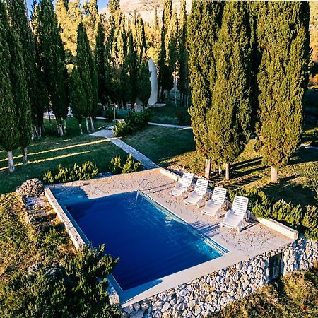 Country House Uros In Nature With Pool Lovorno Екстериор снимка
