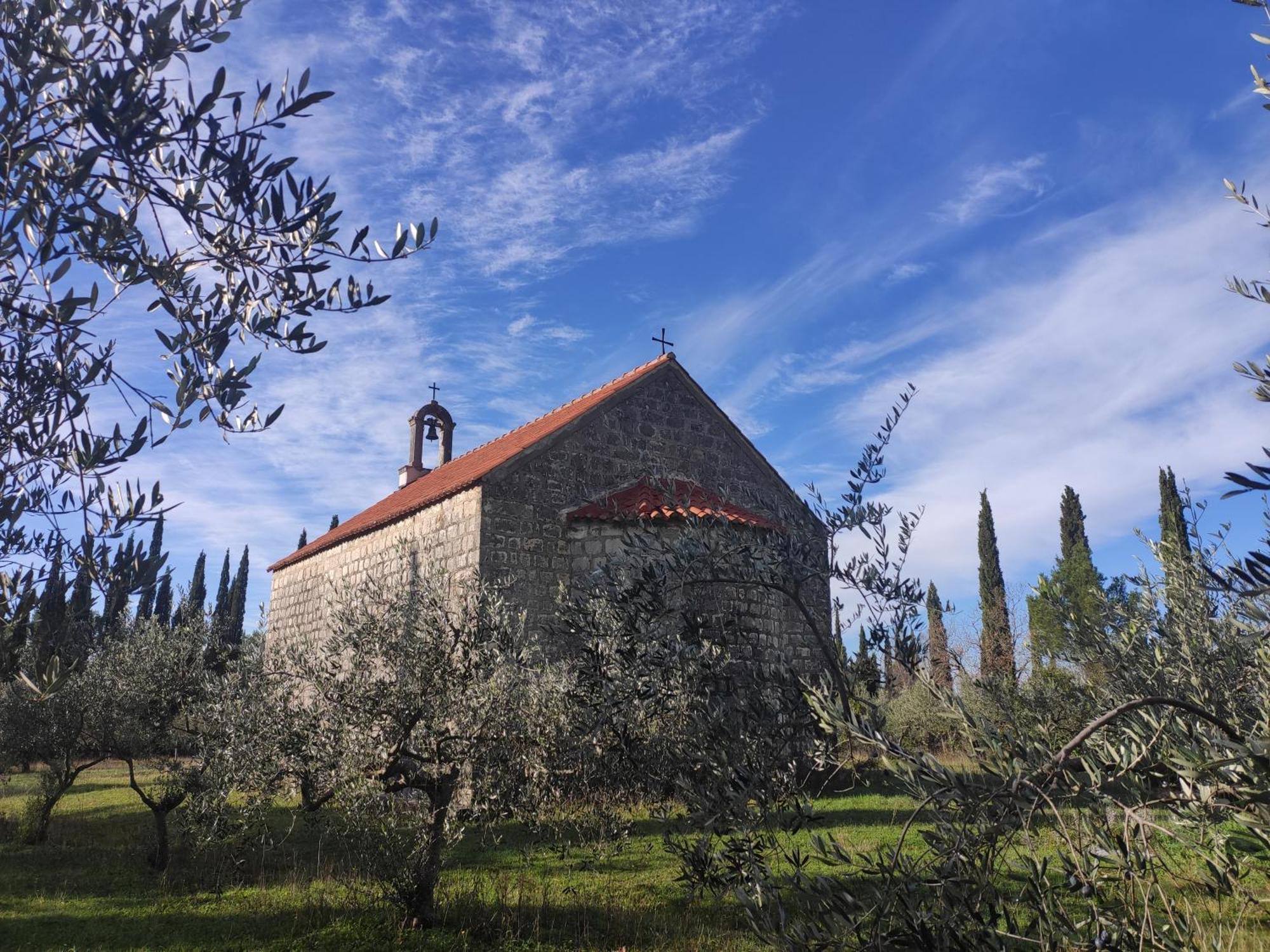Country House Uros In Nature With Pool Lovorno Екстериор снимка
