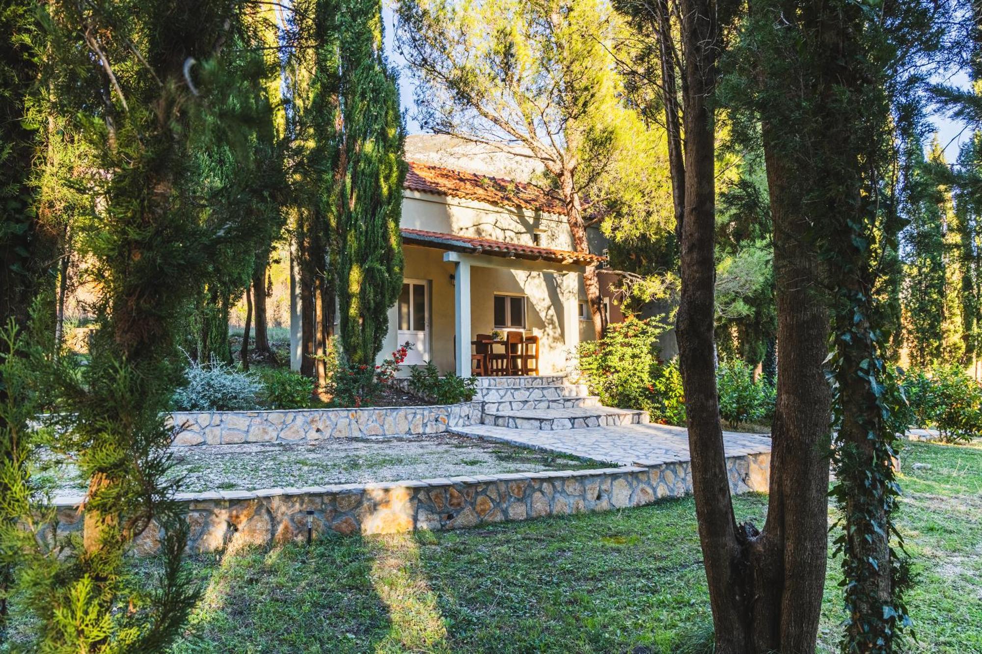 Country House Uros In Nature With Pool Lovorno Екстериор снимка