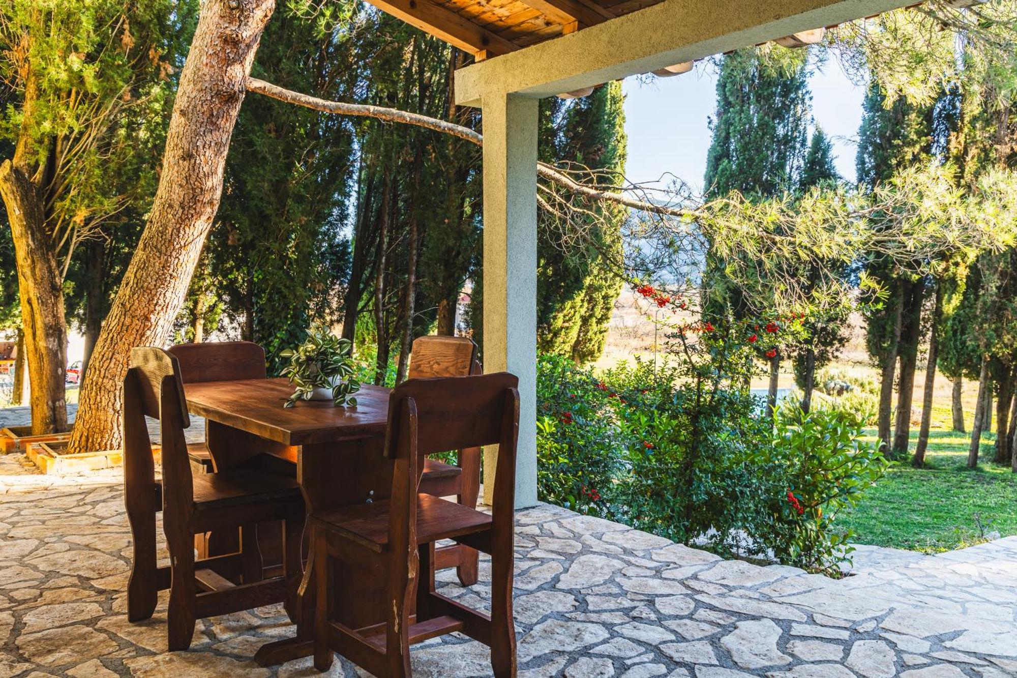 Country House Uros In Nature With Pool Lovorno Екстериор снимка