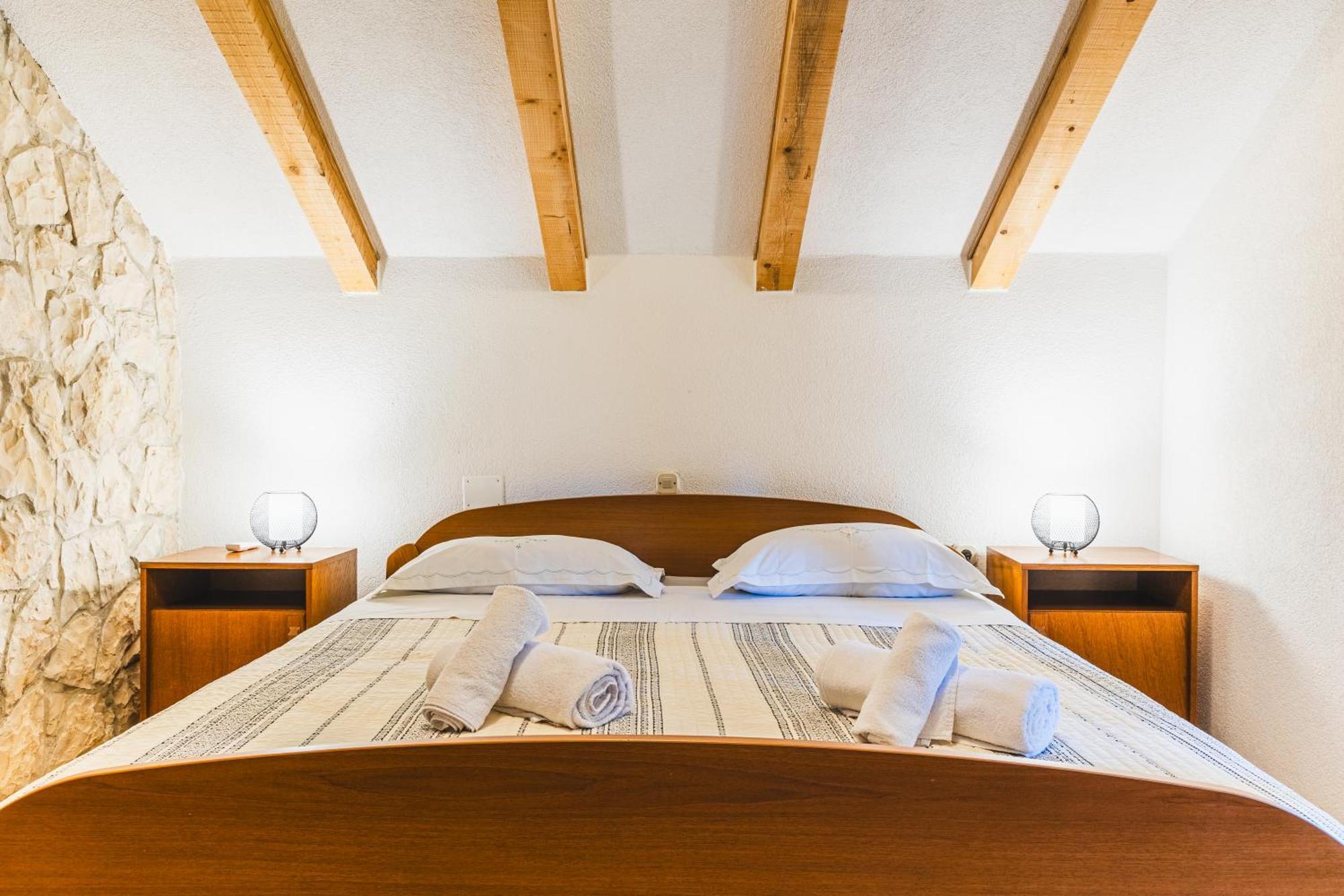 Country House Uros In Nature With Pool Lovorno Екстериор снимка