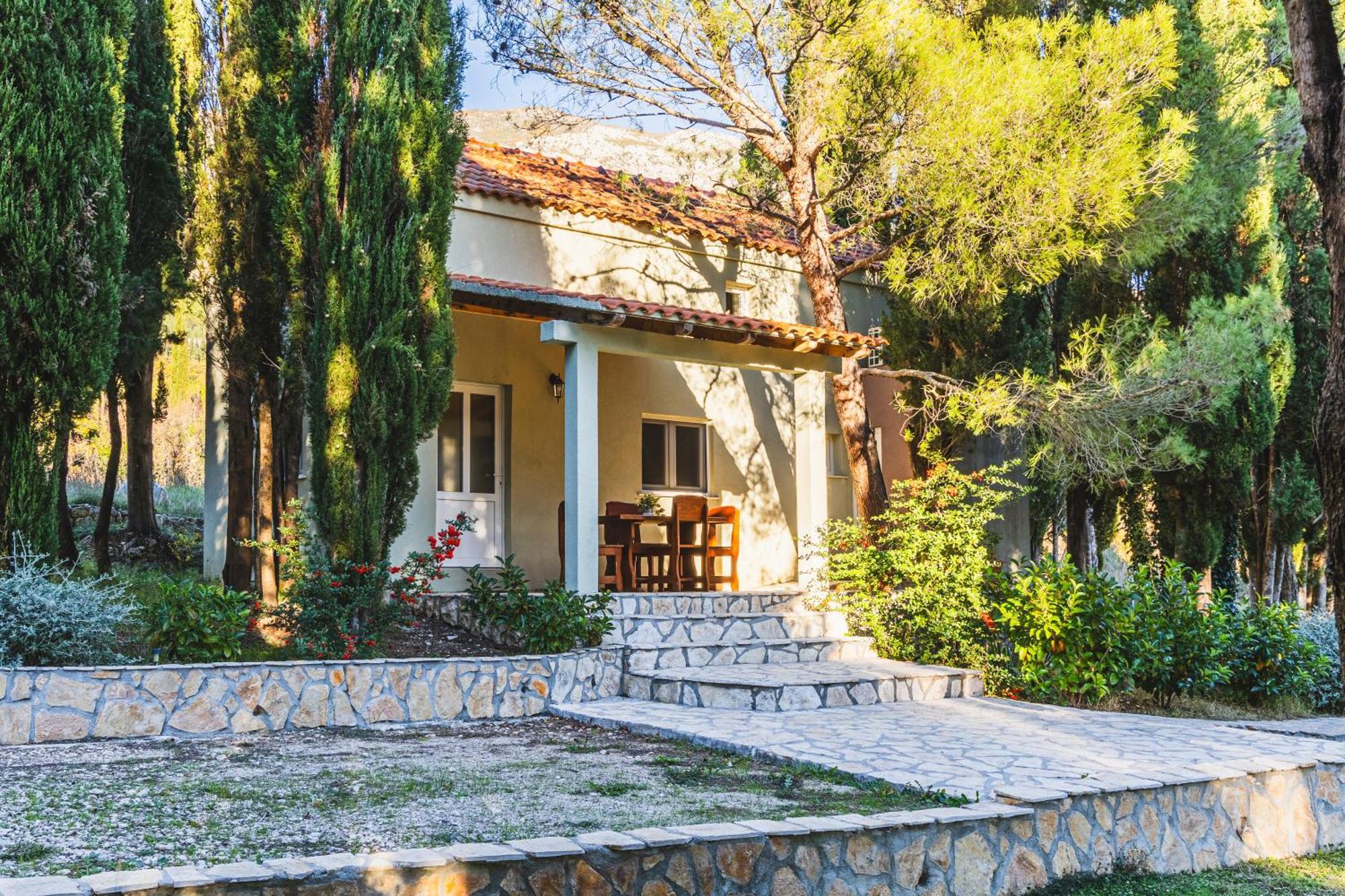 Country House Uros In Nature With Pool Lovorno Екстериор снимка