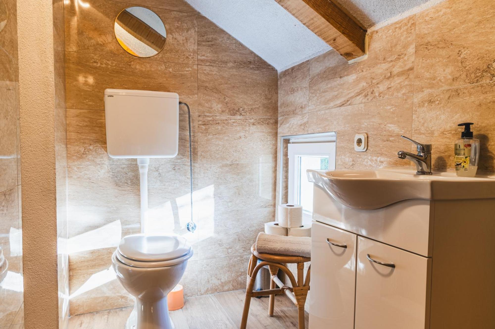Country House Uros In Nature With Pool Lovorno Екстериор снимка